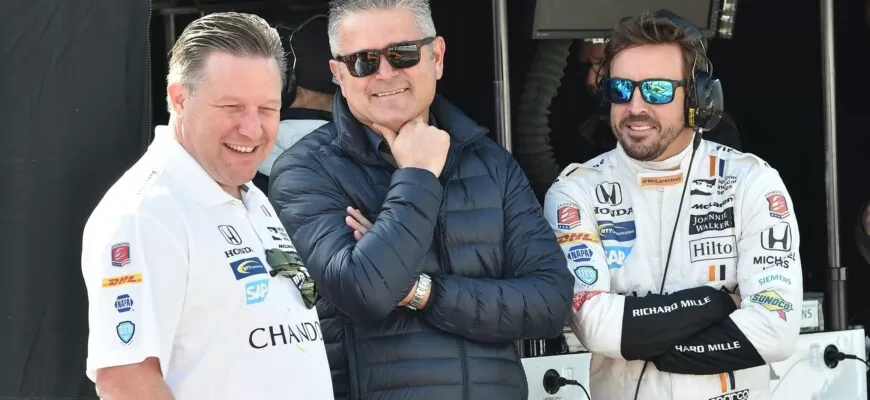 Brown, De Ferran e Alonso - IndyCar 500 Milhas