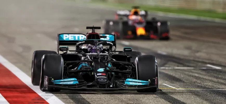 Lewis Hamilton (Mercedes) Pódio - GP do Bahrein F1 2021
