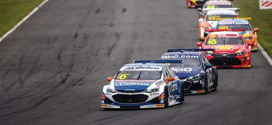 Stock Car: após pole e 2º na estreia, Cacá Bueno busca ampliar recorde com 8ª vitória em Interlagos
