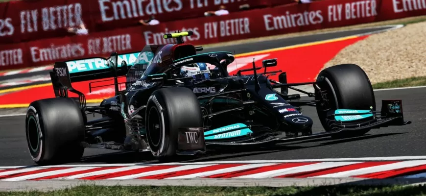 Bottas lidera 1-2 da Mercedes no segundo treino para o GP da Hungria de F1