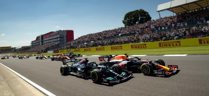 Max Verstappen e Lewis Hamilton - Largada - GP da Inglaterra F1 2021