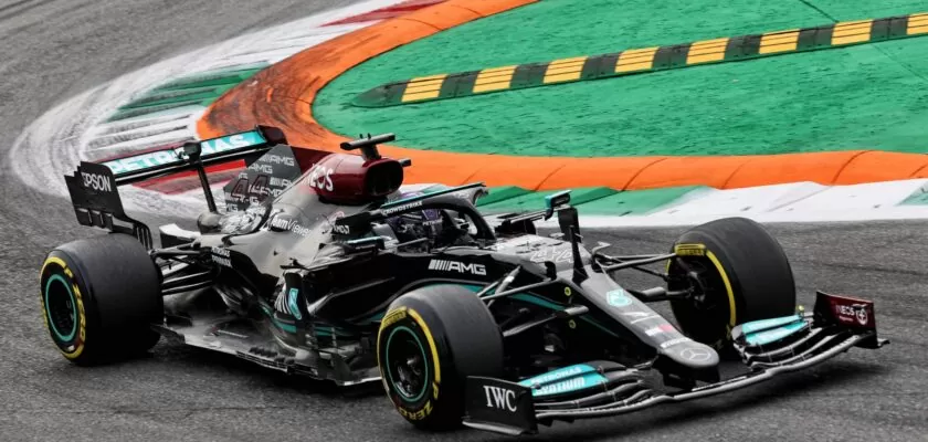 Lewis Hamilton lidera o primeiro treino para o GP da Itália de F1