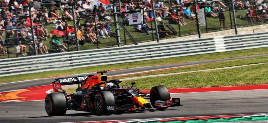 Windsor diz que estratégia da Red Bull F1 foi agressiva, mas Verstappen não