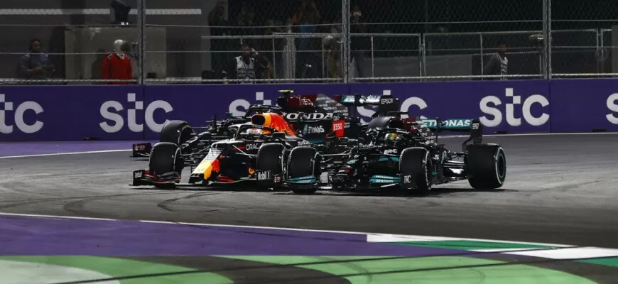 Lewis Hamilton e Max Verstappen - GP da Arábia Saudita