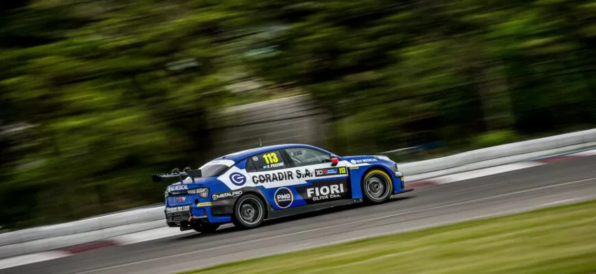 TCR South America: PMO Motorsport faz dobradinha na primeira fila com Fabrizio Pezzini na pole