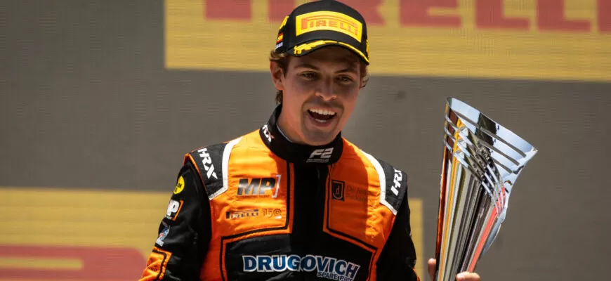 Felipe Drugovich vence as duas corridas de Barcelona na F2