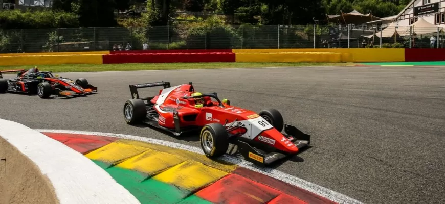 Com pódio e top5 em Spa, Dudu Barrichello tem seu melhor fim de semana na Europa