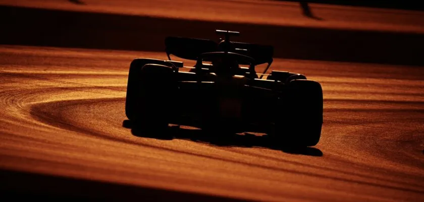 F1: Verstappen surge no fim e lidera treino livre único do GP do Catar