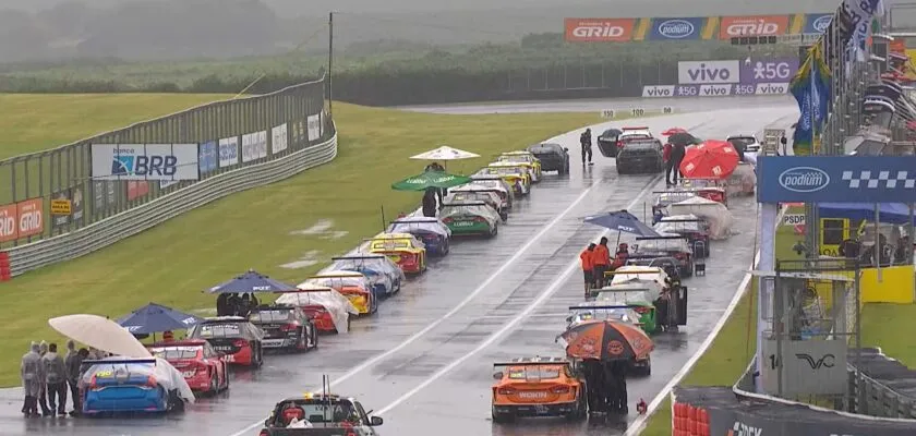 Stock Car suspende corrida 2 no Velocitta por conta de forte chuva