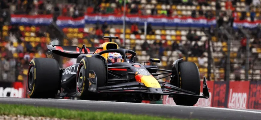 Verstappen vence a Hamilton y gana la carrera sprint en el Gran Premio de China